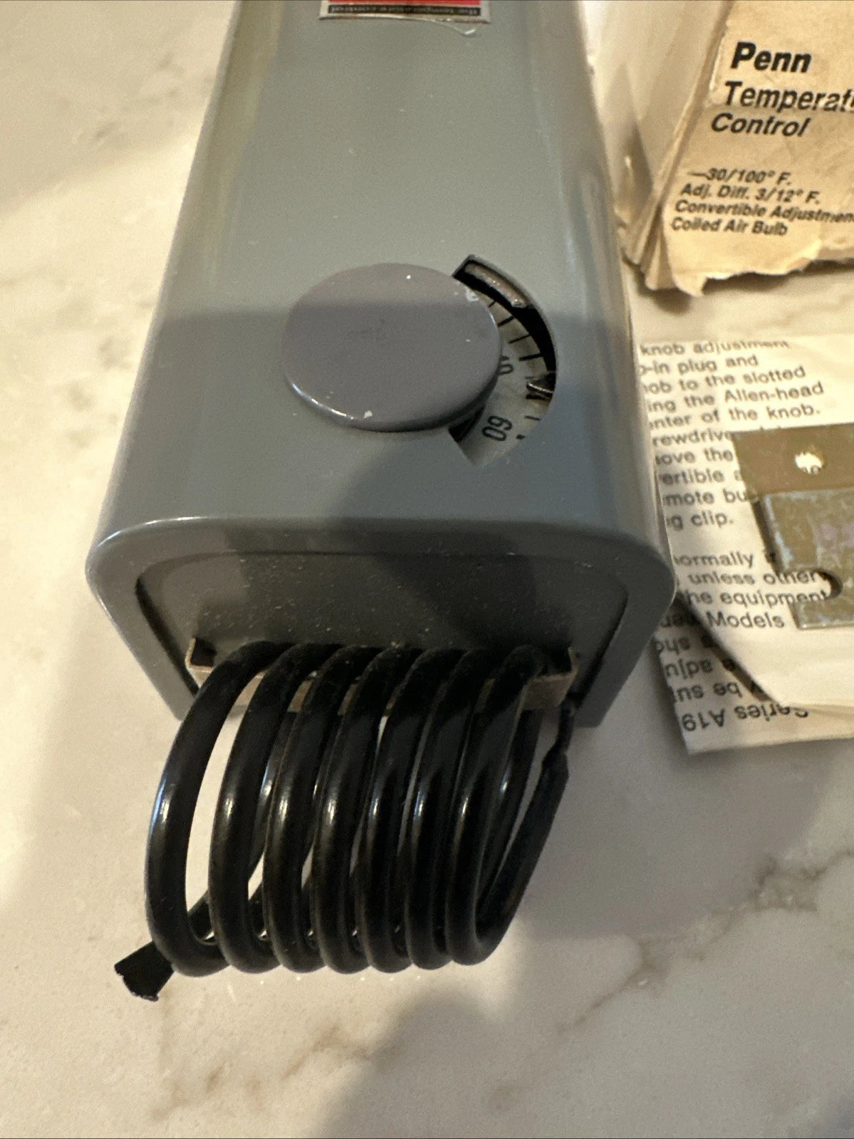 Johnson Controls A19BBC-2 Coiled Bulb Space Temperature Control